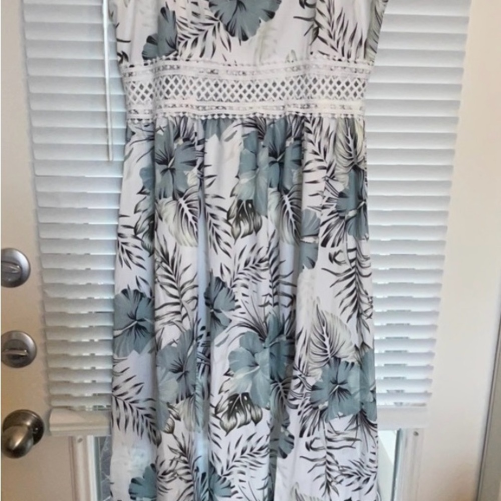 Floral Maxi Dress with Adjustable Straps Size L - Picture 4 of 5